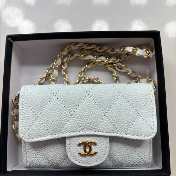 Chanel White Textured Crossbody Bag with Gold Chain - Picture 1 of 10